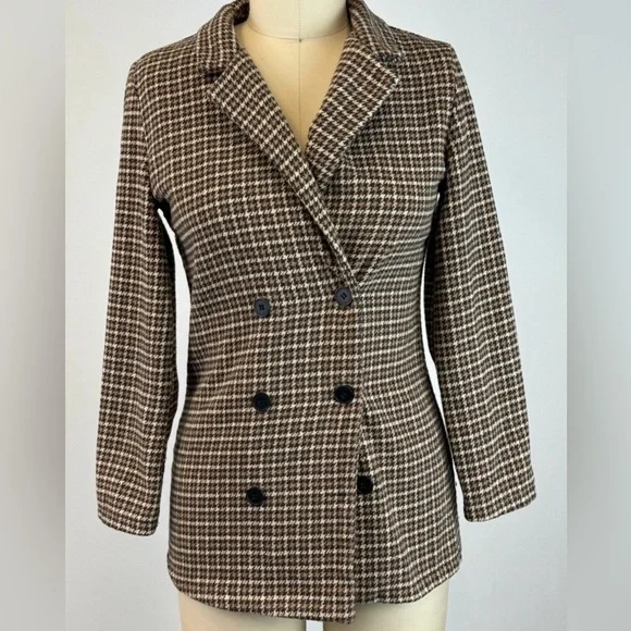 Classic Houndstooth Blazer in Brown - Picture 2 of 6